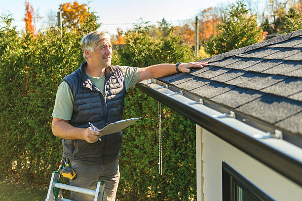Professional Roofing technician working in Saint Martinville, LA